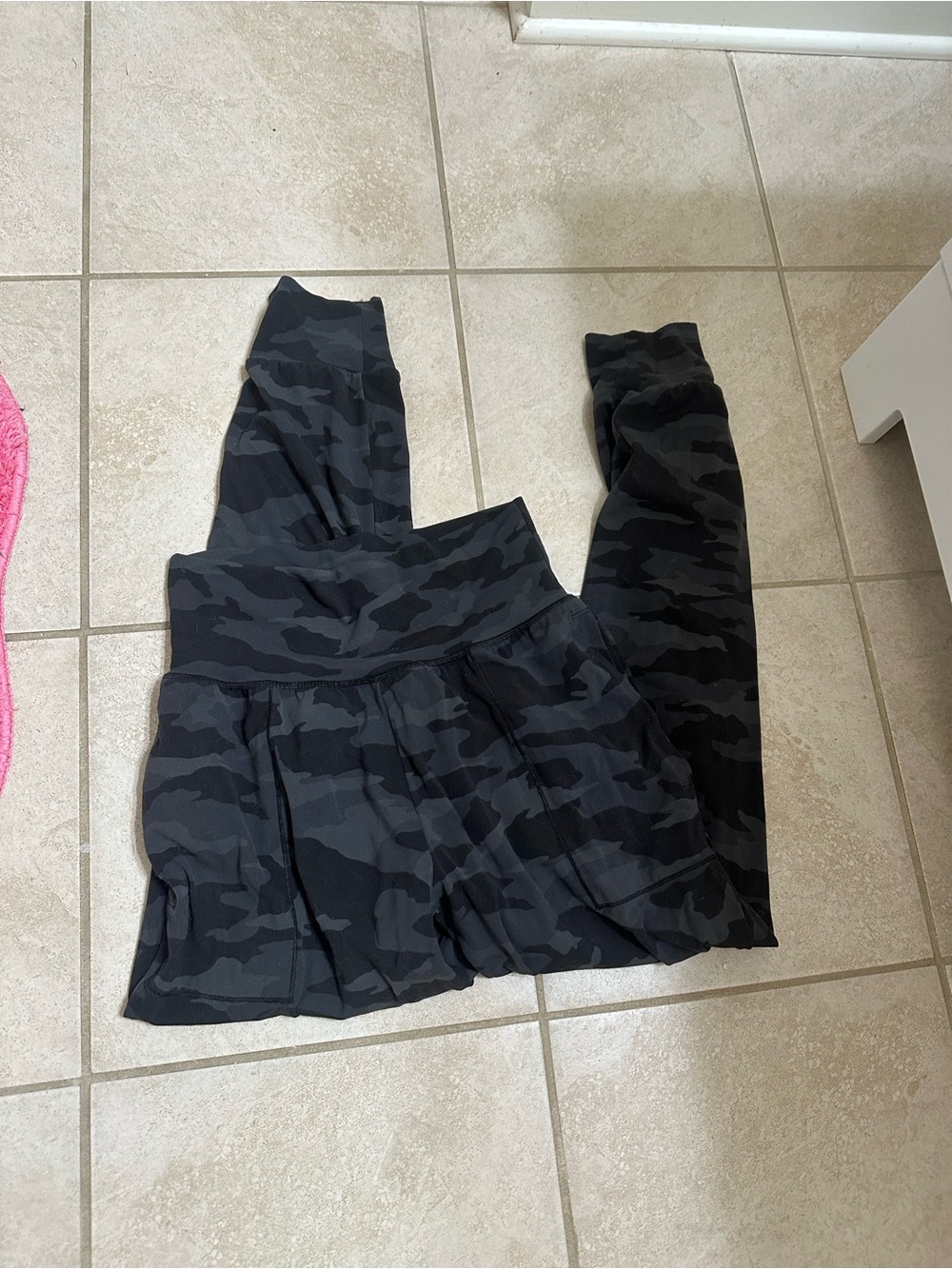 Camo Jogger Leggings in Black